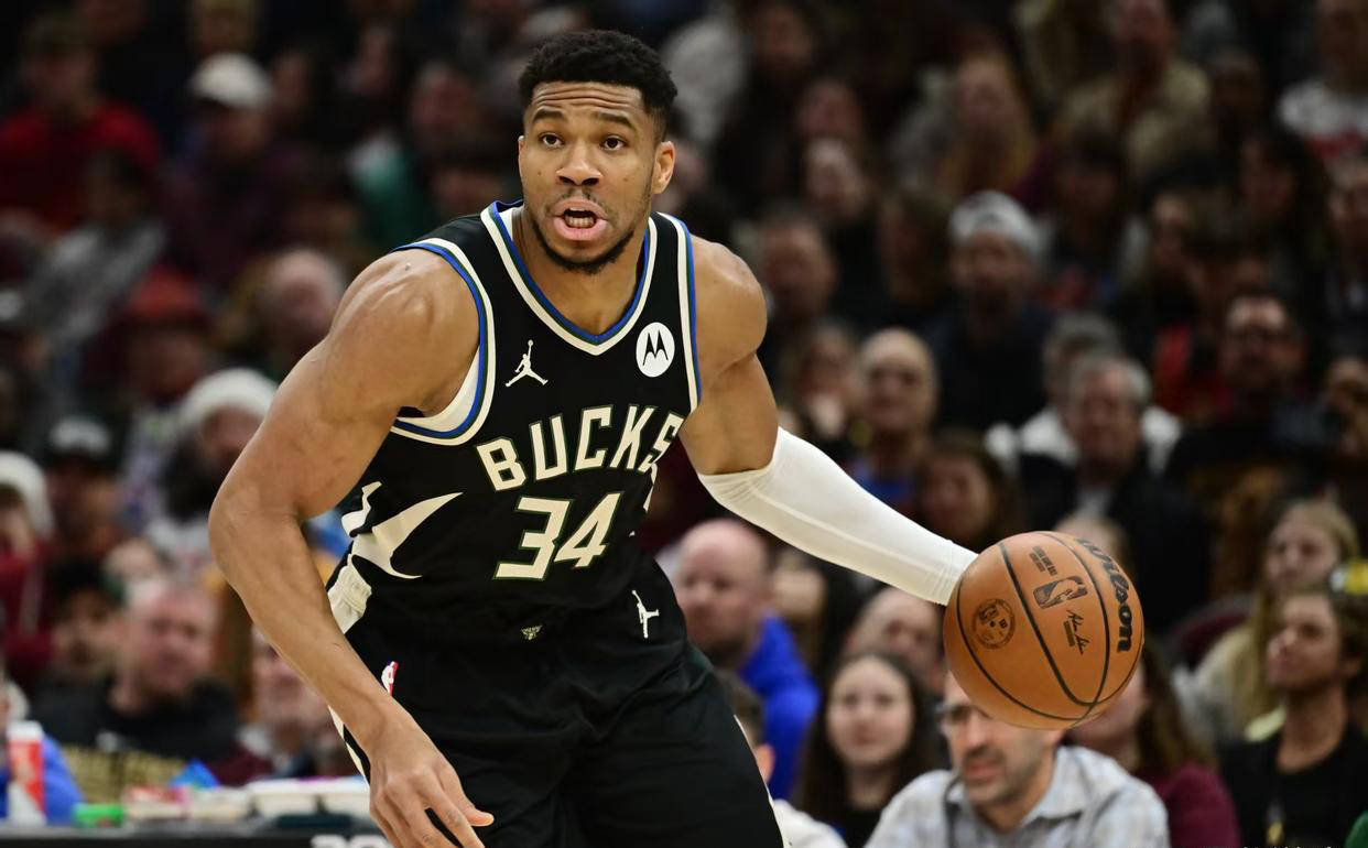 包含雄鹿带队取胜！，巴特勒重要时刻出色发挥比赛高潮迭起的词条九游APP最新版